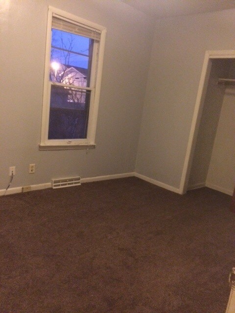 Building Photo - 817 E Jefferson St