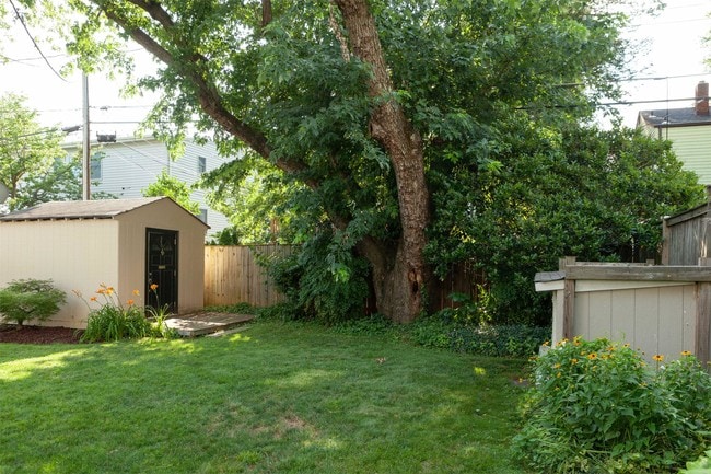 Building Photo - 2900 Meadow Ln