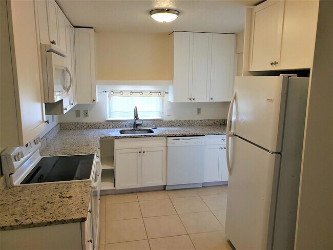Building Photo - 124 Rio Del Mar St