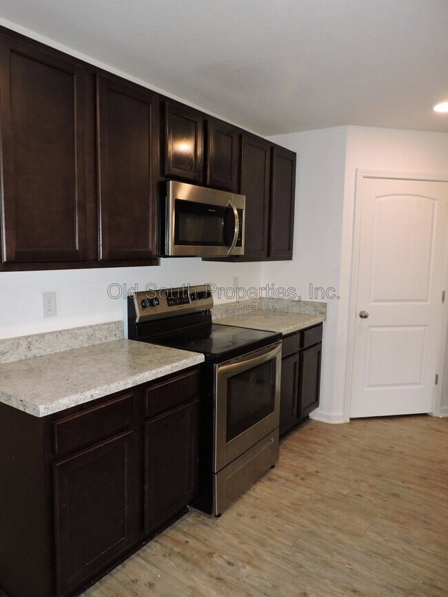 Building Photo - 5780 Blackhorse Cir