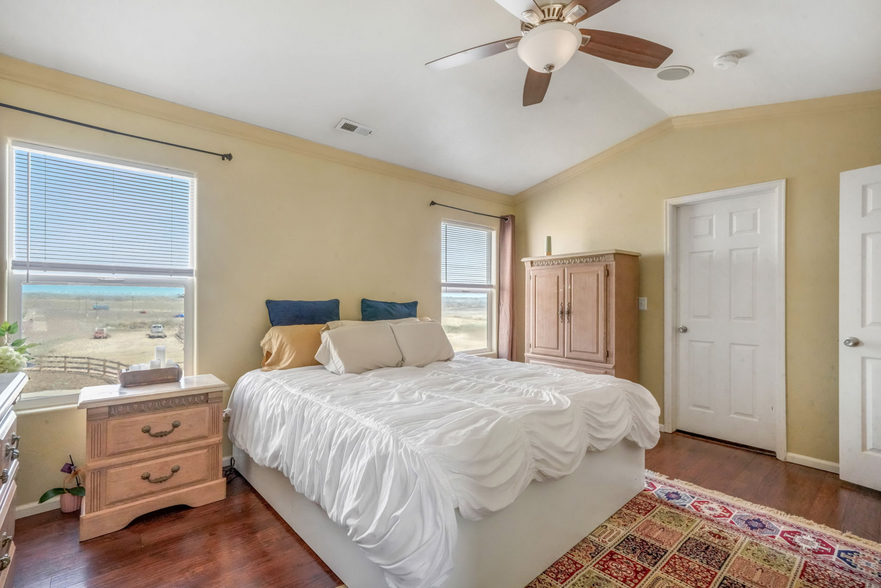 Master Bedroom - 7662 Sandy Springs Pt
