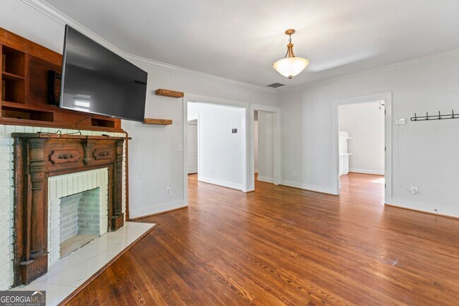 Building Photo - 1422 Metropolitan Ave SE