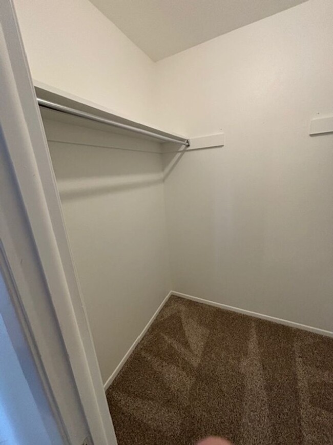 Building Photo - Updated 2 bd/3ba Townhome in Lakewood
