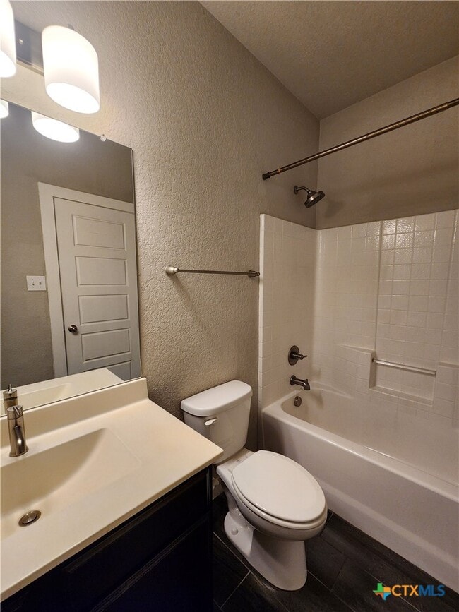 Building Photo - 1143 Creekside Orchard