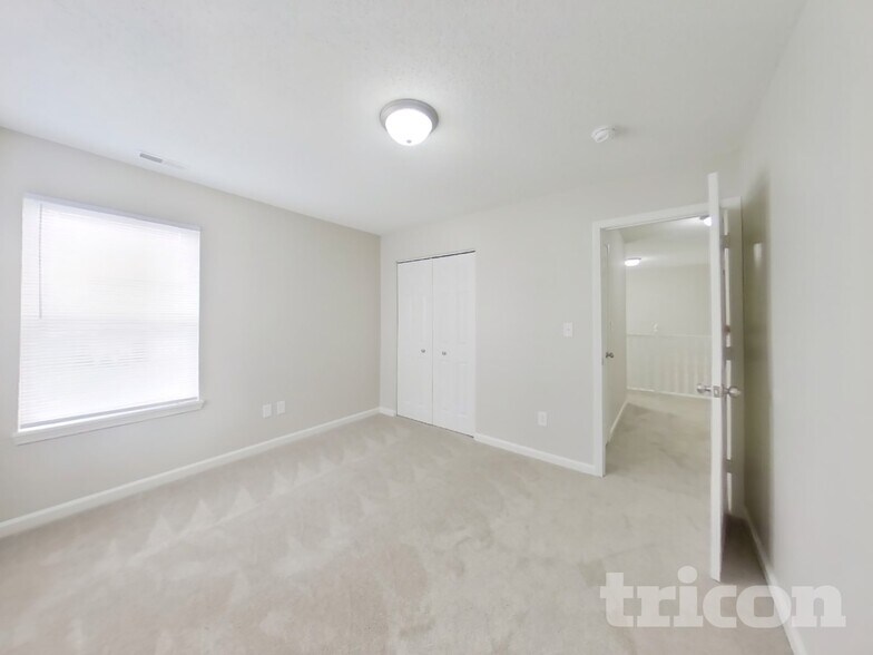 Building Photo - 676 Blue Meadow Dr