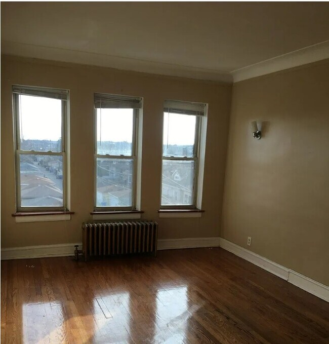 Building Photo - 8054 s Hermitage