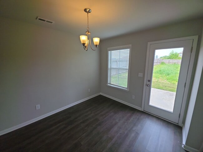 Building Photo - 121 Hulsey Ln