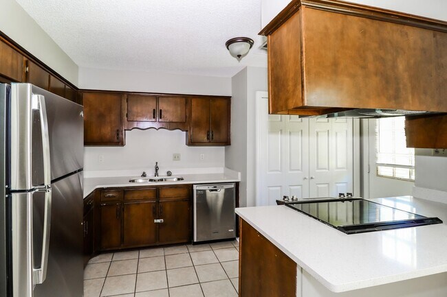 Building Photo - 4475 Window Dr