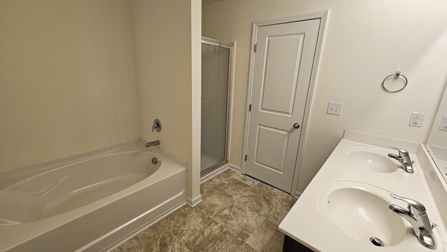 Building Photo - 5428 Tumbling Brook Ln