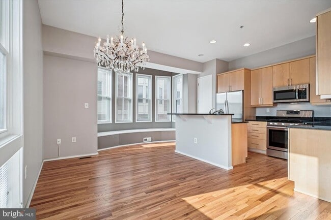 Building Photo - 1662 N Quinn St