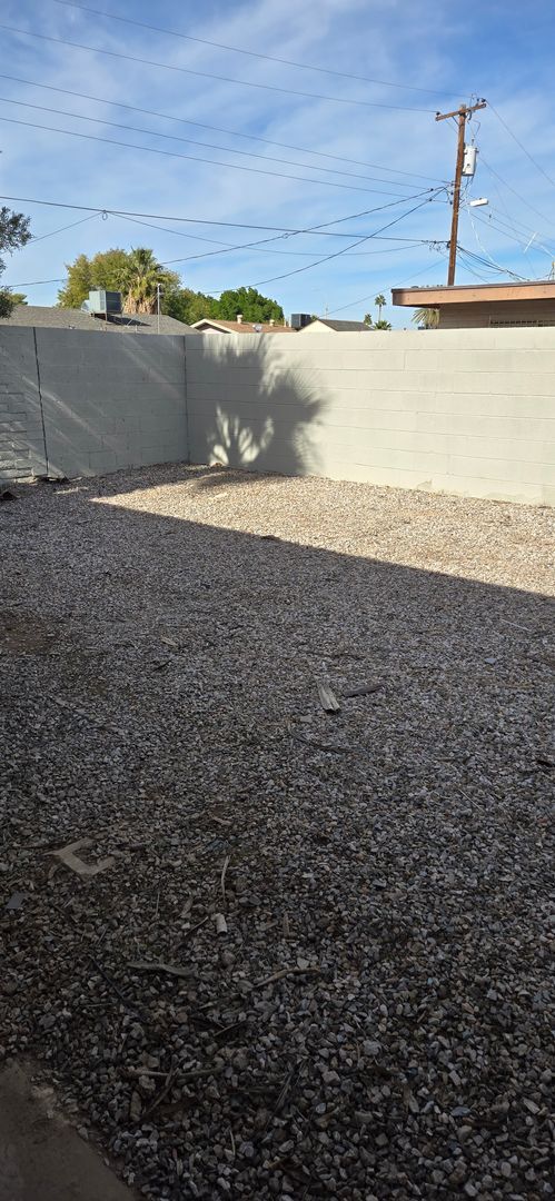 Building Photo - Newly Remodeled Single Story 2-Bed 1-Bath Apartment