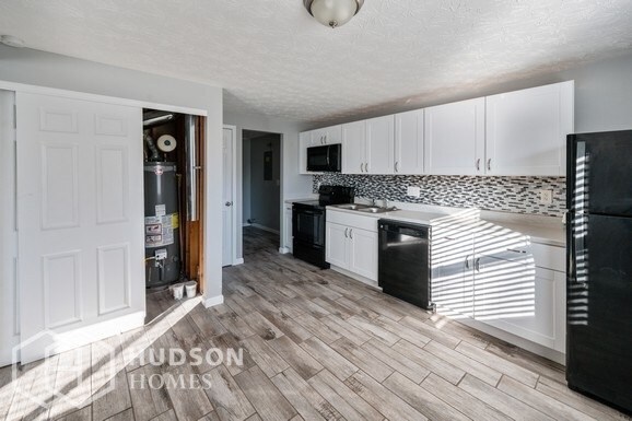 Building Photo - AVAILABLE NOW! - 2262 ROXANNA DR, CINCINNA...