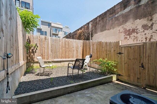 Building Photo - 1437 Parrish St