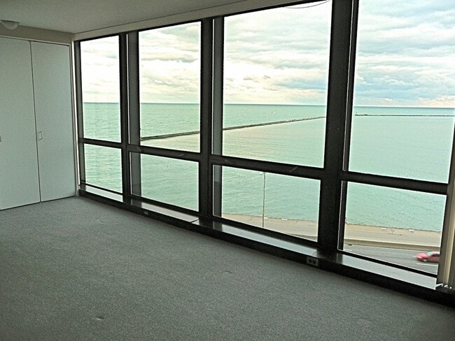 Building Photo - 900 N Lake Shore Dr