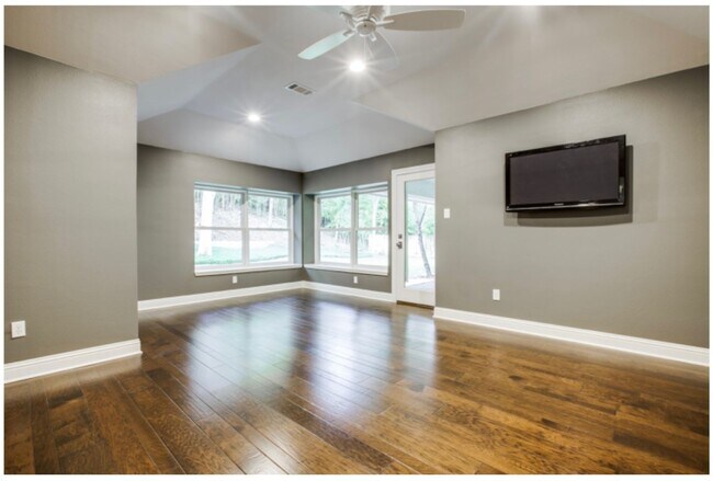 Building Photo - 4024 Inwood Rd