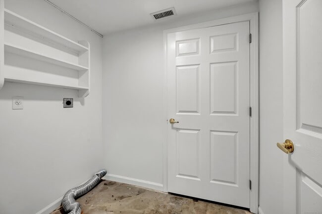 Building Photo - 26 Roger Ave