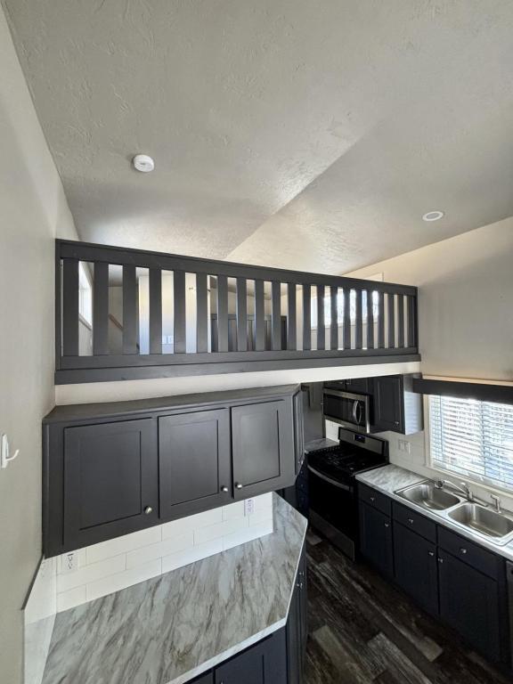 Building Photo - 401 S 1st St