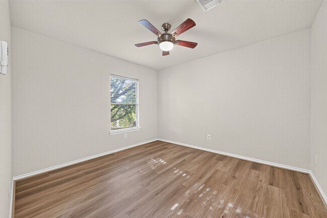 Building Photo - 1807 Katlyn Ln