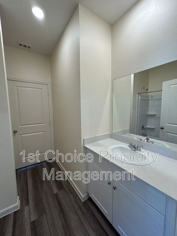 Building Photo - 8229 Pitchfork Dr