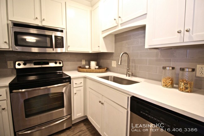 Building Photo - Jefferson on the Plaza