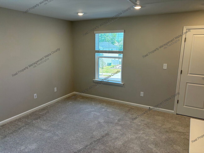 Building Photo - 2632 Pivot Rdg Dr