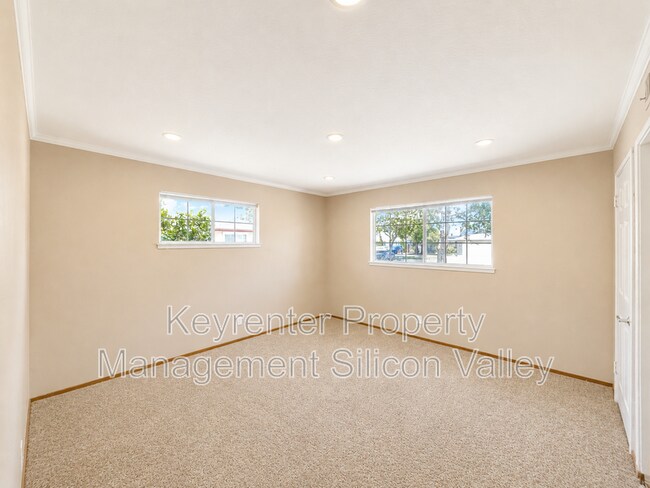 Building Photo - 1114 Lynn Way