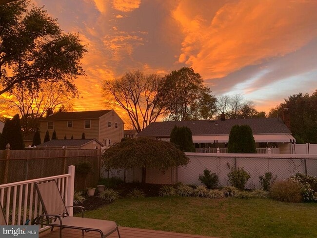 Building Photo - 318 Brentwood Ave