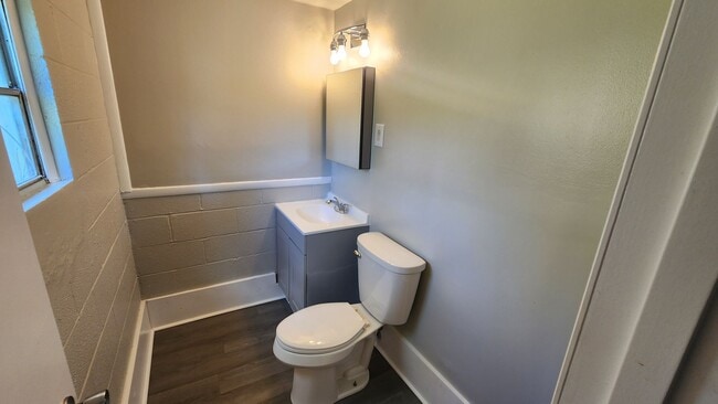 Building Photo - 4 BR / 2.5 BA Single family home