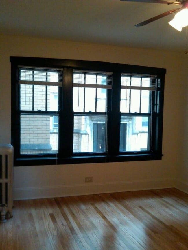 Building Photo - One Bedroom Horner Park