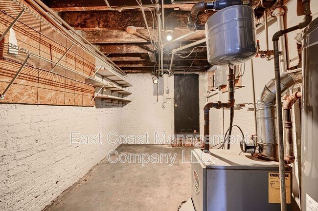 Building Photo - 425 N Highland Ave