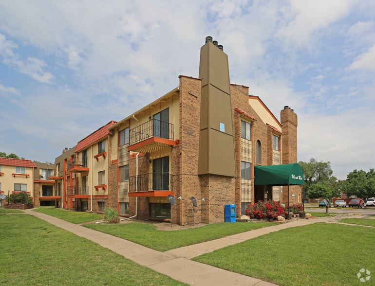 Building Photo - Villa Del Mar Apartments