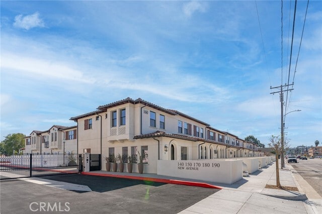 Building Photo - 190 N New Ave