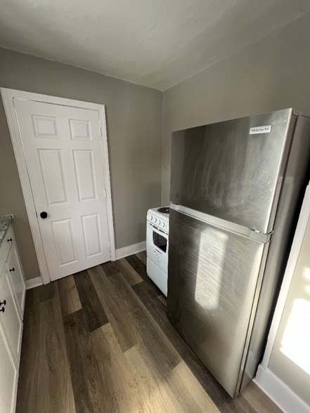 Building Photo - 10 Prospect St