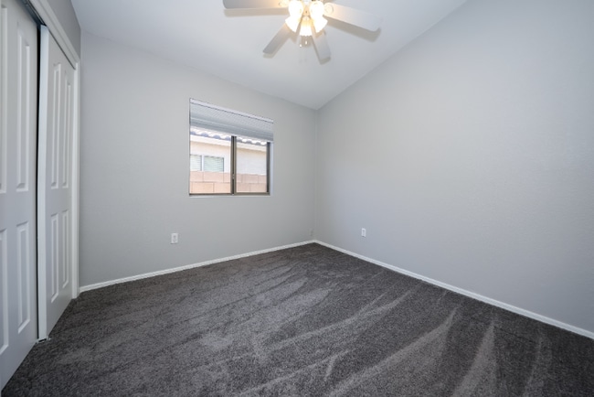 Building Photo - 6807 W Quailwood Way