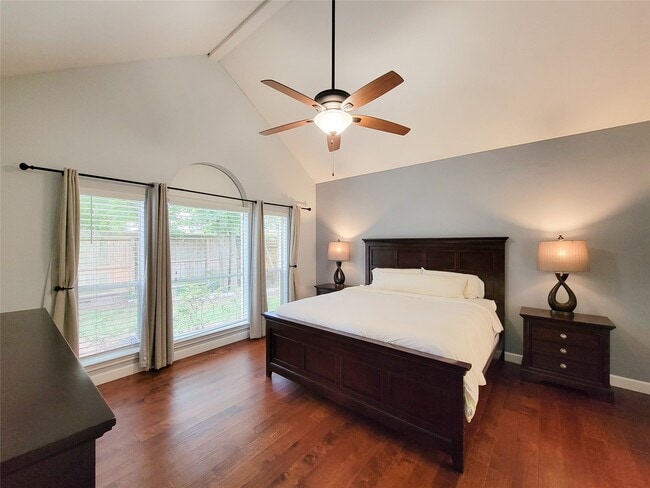 Building Photo - 15607 Tarpon Springs Ct