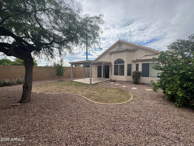 Building Photo - 7187 S Parkside Dr