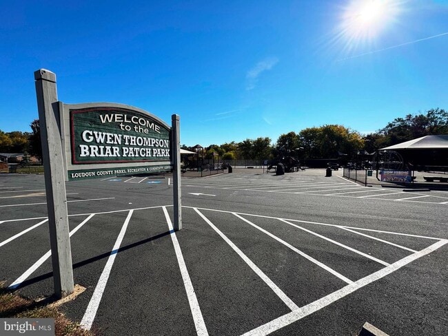 Building Photo - 1803 E Beech Rd