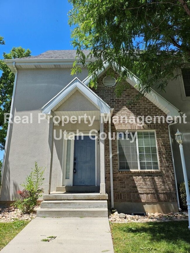 Building Photo - 42 W 680 N