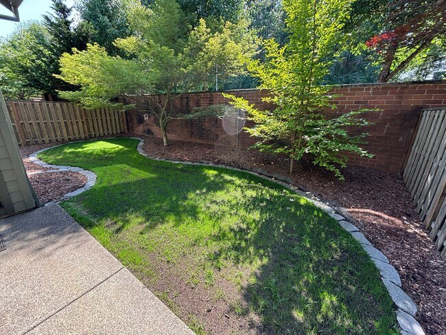 Building Photo - Beautiful Home in the Copper Creek Subdivi...