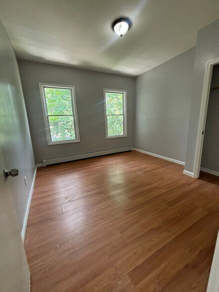 Building Photo - 261 N 19th St