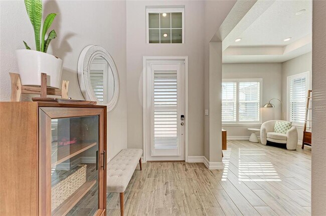 Building Photo - 2322 5th St E