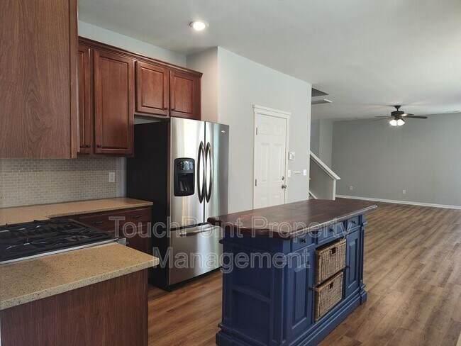 Building Photo - 16121 Long Talon Way