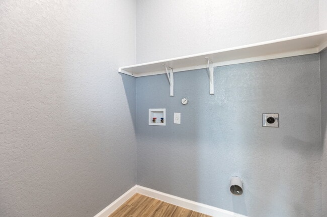 Building Photo - 479 Corliss