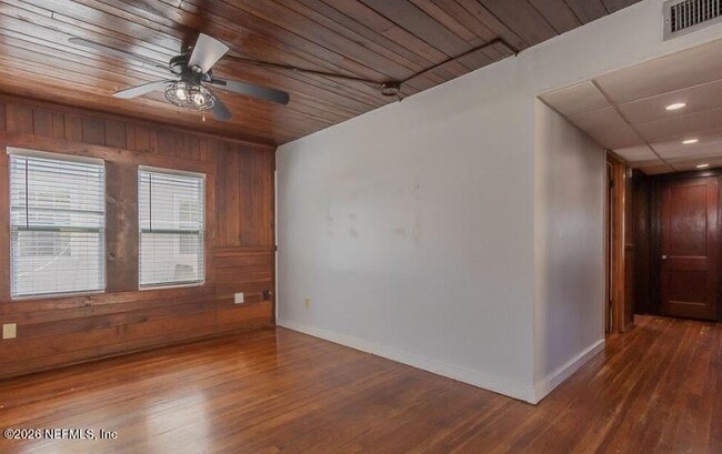 Building Photo - 1718 1st St N