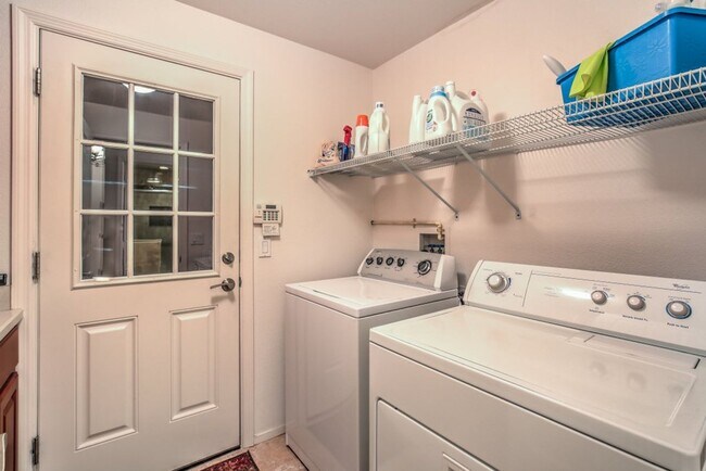 Building Photo - 2733 Bensonhurst Ln