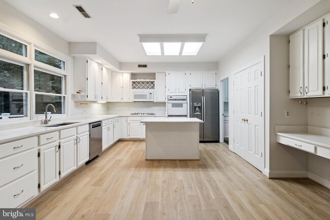 Building Photo - 4427 Brookside Dr