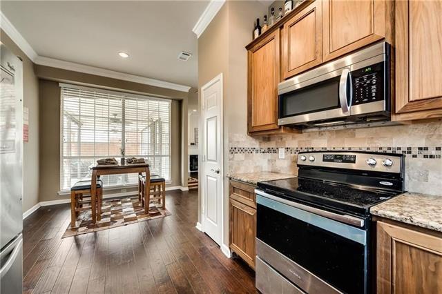Building Photo - 8206 Luna Dr