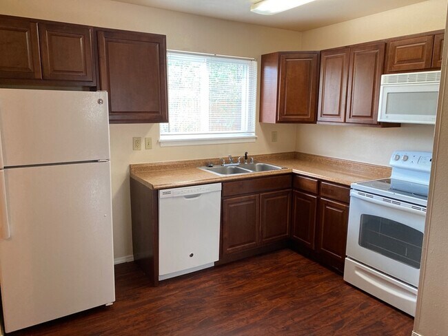 Building Photo - 571 Winnie Way