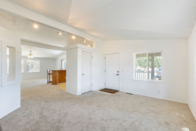 Building Photo - TENTATIVELY RENTED Rare Home, 3 Bedrooms, 2 Bathrooms, Rural Setting