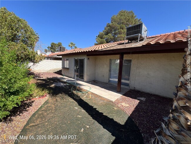 Building Photo - 2513 Lourdes Ave